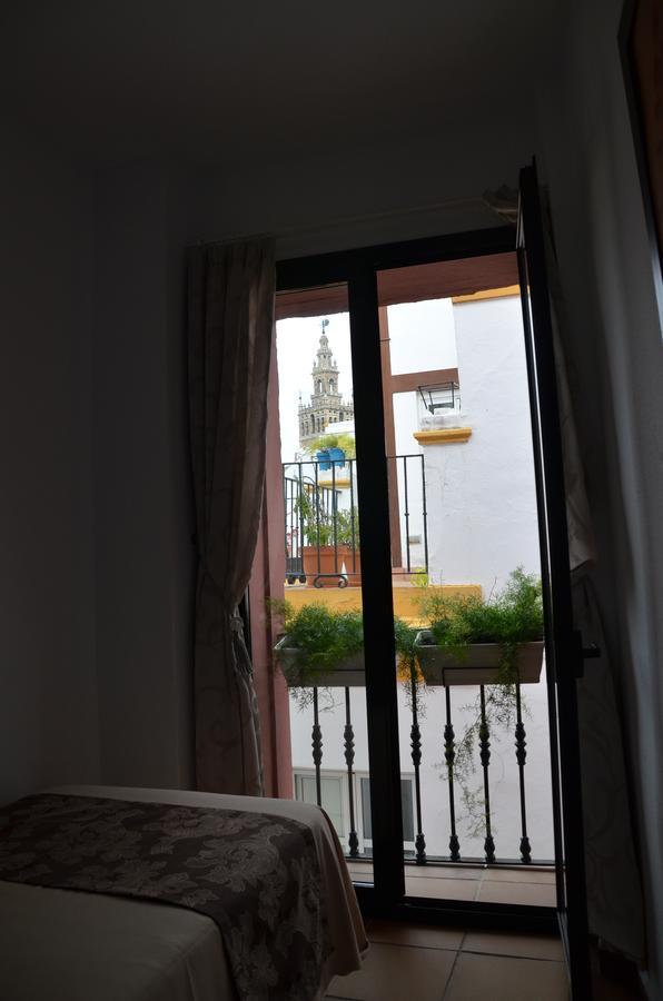 Hotel Dona Lina Севиля Екстериор снимка
